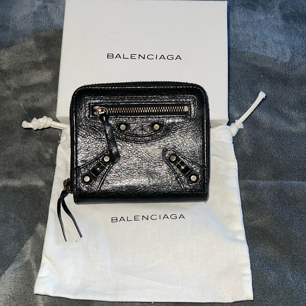 Balenciaga Preloved wallet great condition comes with box n dust bag - Picture 1 of 10